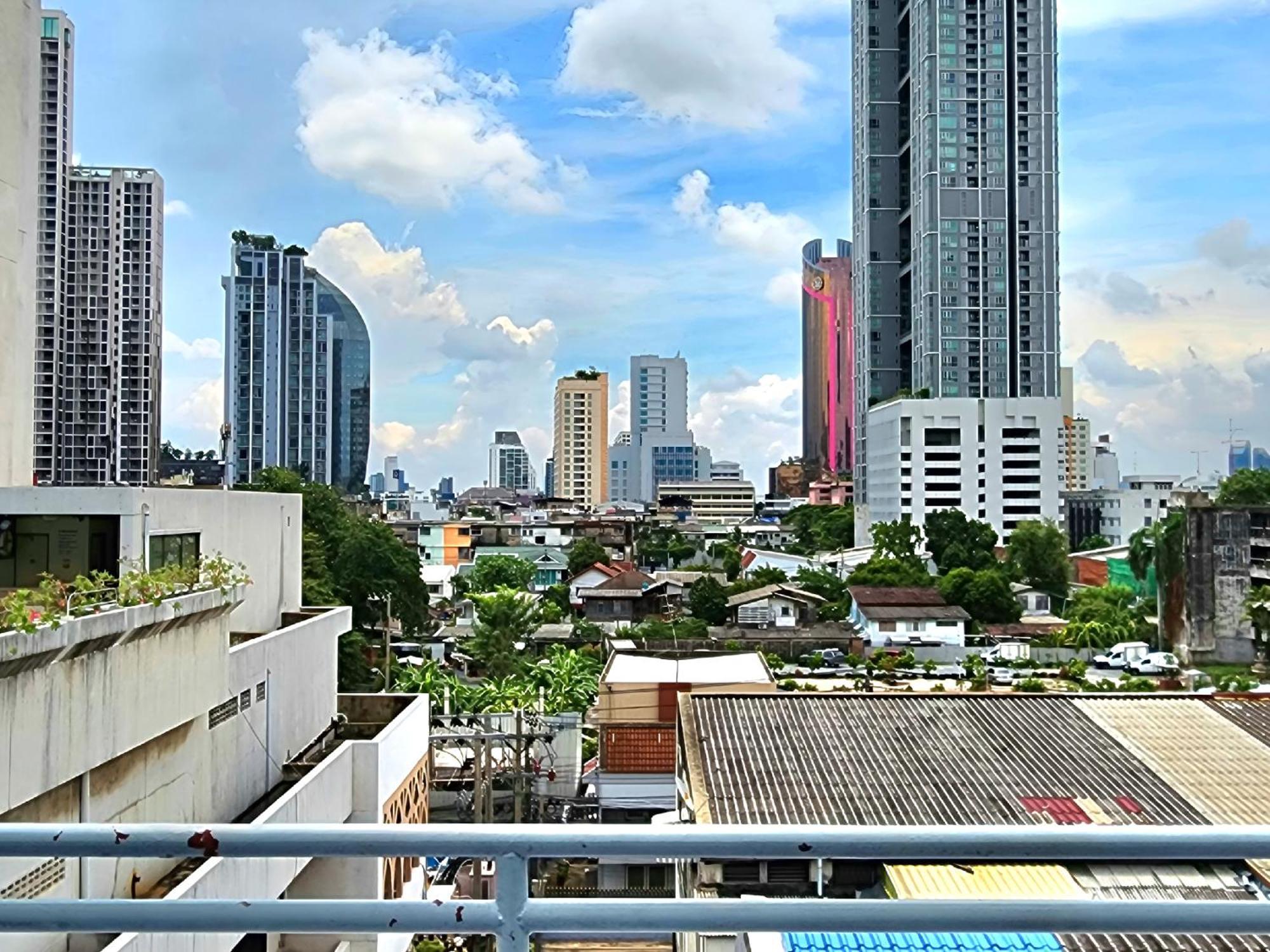 Siam Palace Hotel Bangkok Exterior foto